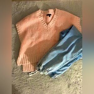 KENDALL & KYLIE Pink Vest “V” Neck